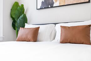 1BR Getaway Apt Modern in Lincoln Square