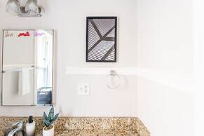 1BR Getaway Apt Modern in Lincoln Square