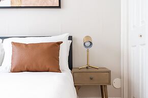 1BR Getaway Apt Modern in Lincoln Square