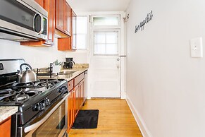 1BR Getaway Apt Modern in Lincoln Square
