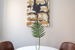 1BR Getaway Apt Modern in Lincoln Square