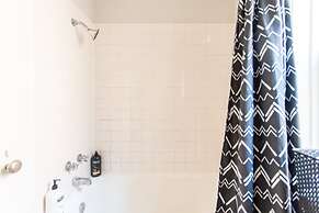 1BR Getaway Apt Modern in Lincoln Square