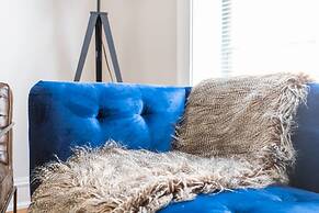 1BR Getaway Apt Modern in Lincoln Square