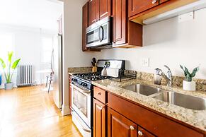 1BR Getaway Apt Modern in Lincoln Square