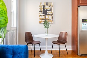 1BR Getaway Apt Modern in Lincoln Square