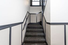 1BR Getaway Apt Modern in Lincoln Square