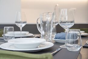 Liiiving - Modern & Glam Apartment M