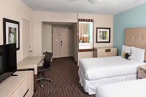 Sherry Frontenac Oceanfront Hotel