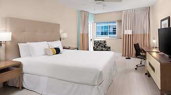 Sherry Frontenac Oceanfront Hotel