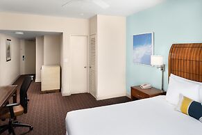 Sherry Frontenac Oceanfront Hotel