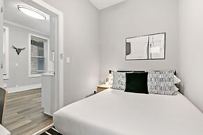 Comfy & Stylish 2BR 1BA in West Town