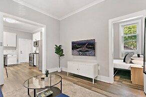 Comfy & Stylish 2BR 1BA in West Town