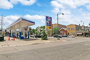 Comfy & Stylish 2BR 1BA in West Town