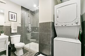 Comfy & Stylish 2BR 1BA in West Town