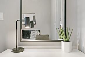 Comfy & Stylish 2BR 1BA in West Town