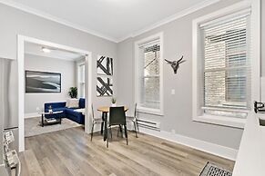 Comfy & Stylish 2BR 1BA in West Town