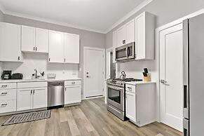 Comfy & Stylish 2BR 1BA in West Town