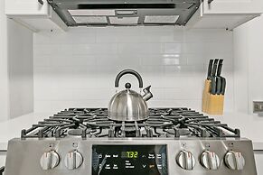 Comfy & Stylish 2BR 1BA in West Town