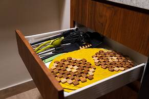 NEW - 2BR Cozy Apartment PARAMAR