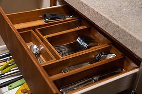 NEW - 2BR Cozy Apartment PARAMAR