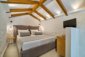 VISTA DEL PORTO LUXURY SUITES