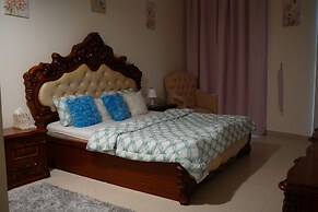 Mirdif Hills Apartaments