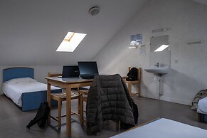 Auberge de Jeunesse HI Genets