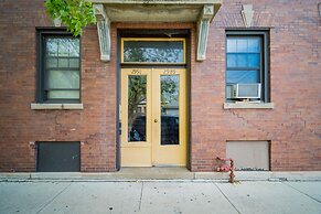 3BR Amazing Apt with Parking in Logan Sq