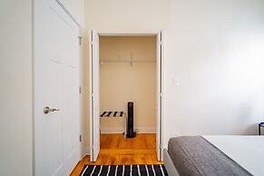 3BR Amazing Apt with Parking in Logan Sq