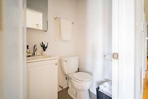 3BR Amazing Apt with Parking in Logan Sq