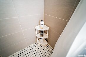 3BR Amazing Apt with Parking in Logan Sq