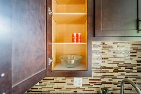 3BR Amazing Apt with Parking in Logan Sq