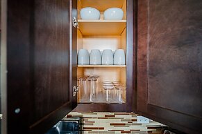 3BR Amazing Apt with Parking in Logan Sq