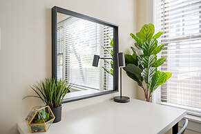 3BR Amazing Apt with Parking in Logan Sq