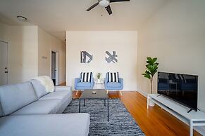 3BR Amazing Apt with Parking in Logan Sq