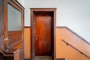 3BR Amazing Apt with Parking in Logan Sq