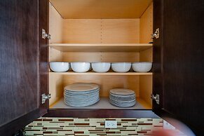 3BR Amazing Apt with Parking in Logan Sq