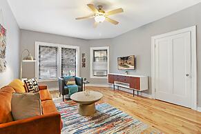 Cozy Modern 1BR Apt in Boystown
