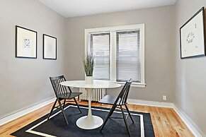 Cozy Modern 1BR Apt in Boystown