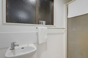 Tranquil Sunset Retreat - Spa - Netflix