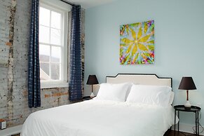 Bischoff Inn - Former 1870 Furniture Factory Now 5 Room Boutique Hotel