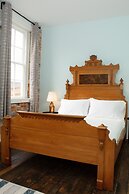 Bischoff Inn - Former 1870 Furniture Factory Now 5 Room Boutique Hotel
