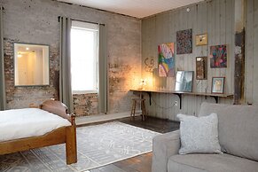 Bischoff Inn - Former 1870 Furniture Factory Now 5 Room Boutique Hotel