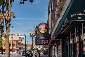 Newly Decorated 1BR 1BA Apt in Lake View