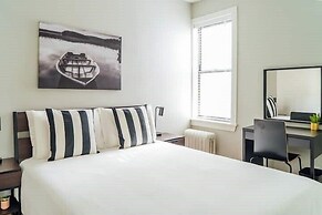 Newly Decorated 1BR 1BA Apt in Lake View