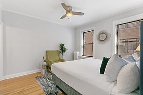 Lively Rejuvenating 1BR Apt in Lake View