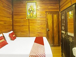 OYO Homes 91101 Homesstay Desa Wisata Marinsow Near Gereja Pantekosta 