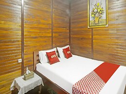 OYO Homes 91101 Homesstay Desa Wisata Marinsow Near Gereja Pantekosta 