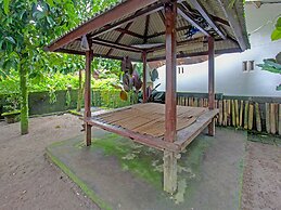 SPOT ON 91982 Dani HomestayNearSesaot Lodge