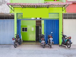 OYO 91882 Bilqis Homestay NearThe Hot River, Dog Run